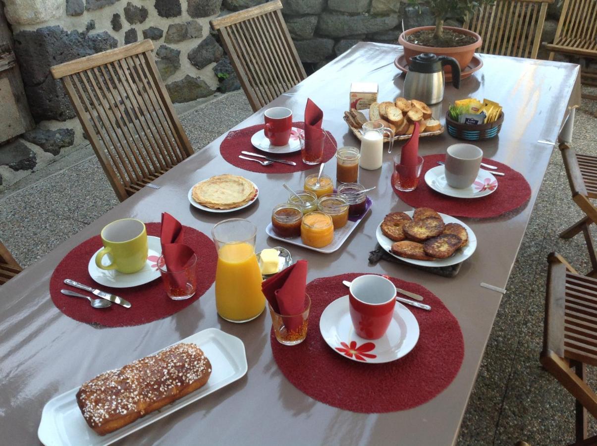 Bed and Breakfast La freycenette Arlempdes Esterno foto